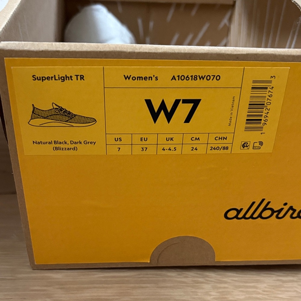 allbirds SuperLight Tree Runners - Natural Black/Dark Grey (Blizzard Sole) - Picture 5 of 8